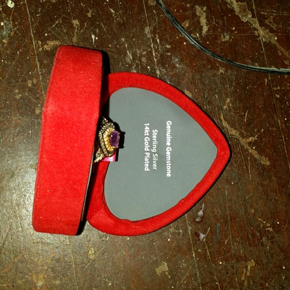 Beautiful Ring - Picture 4 of 5